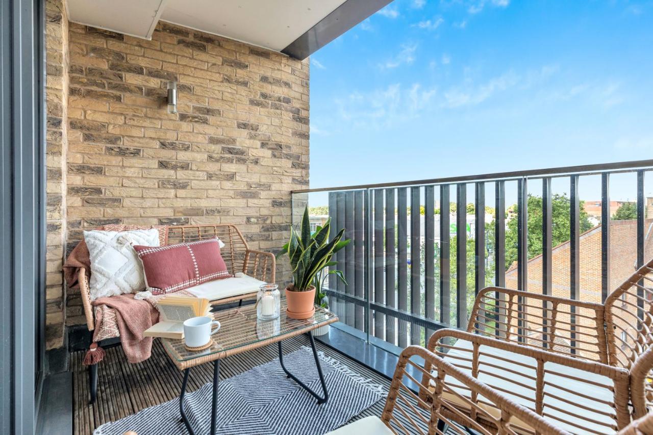 Modern Luxe Apt Just 10 Mins From Tower Bridge! Easy Access To Tube And Bus Londres Exterior foto