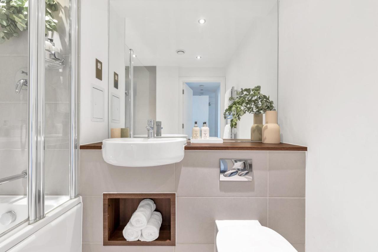 Modern Luxe Apt Just 10 Mins From Tower Bridge! Easy Access To Tube And Bus Londres Exterior foto
